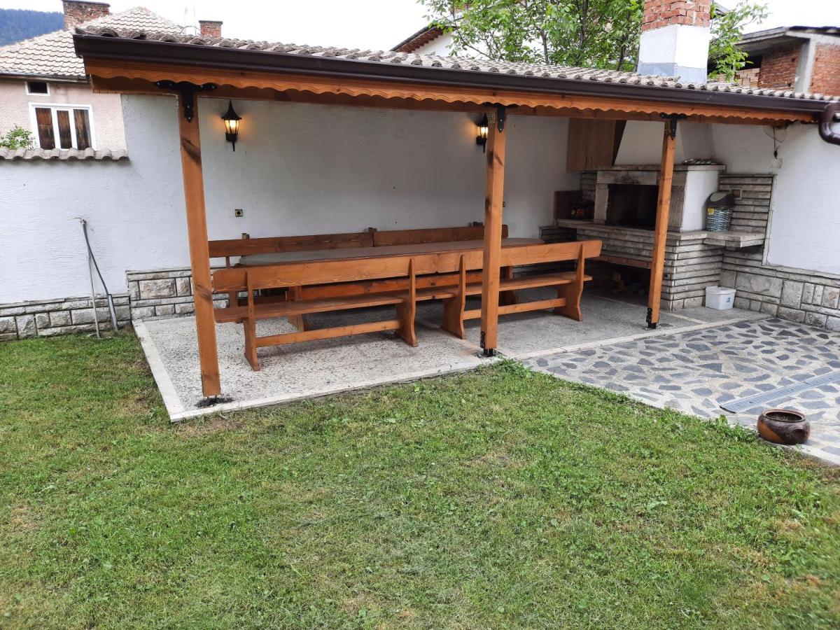 Hotel Къща Генчеви Sarnitsa Exterior foto