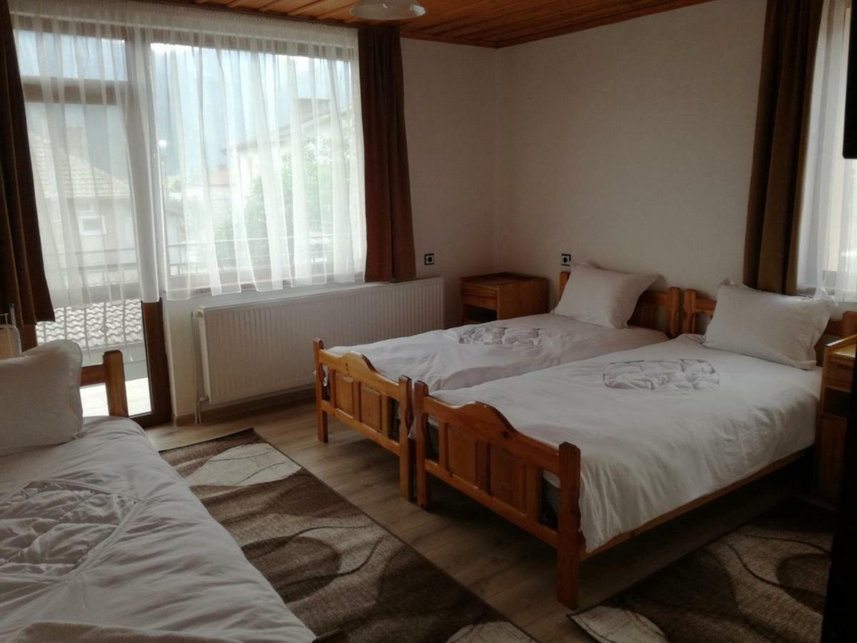 Hotel Къща Генчеви Sarnitsa Exterior foto